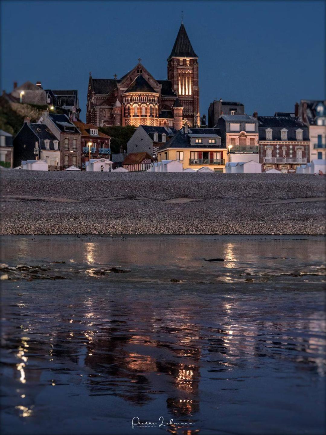 La Verriere. Les Locations Isahora C'Est Aussi Plusieurs Appart' De Standing A 2 Pas Du Chateau D'Eu, Des Falaises Du Treport, De Mers Les Bains Et Aux Portes De La Baie De Somme Э (Приморская Сена) Экстерьер фото