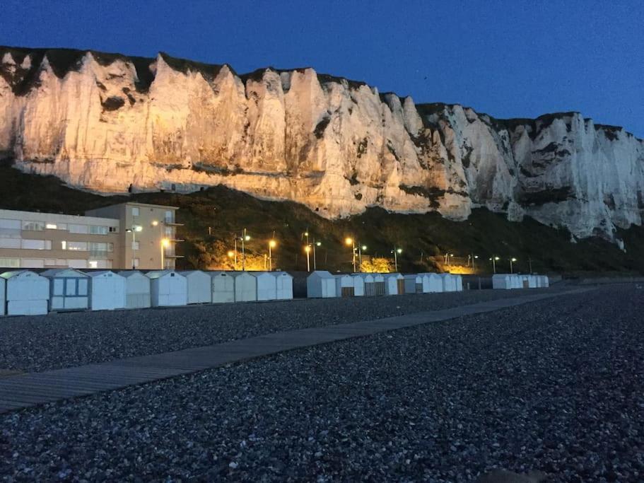 La Verriere. Les Locations Isahora C'Est Aussi Plusieurs Appart' De Standing A 2 Pas Du Chateau D'Eu, Des Falaises Du Treport, De Mers Les Bains Et Aux Portes De La Baie De Somme Э (Приморская Сена) Экстерьер фото